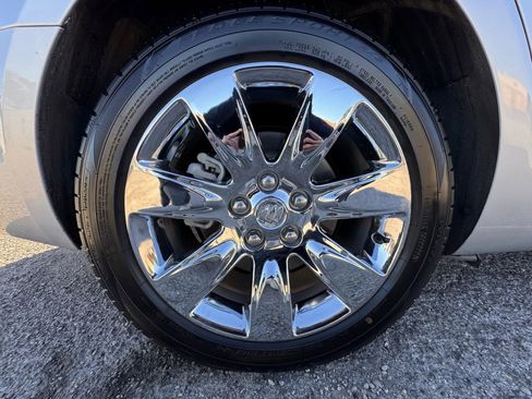 Used 2011 Buick LaCrosse CXS image 8