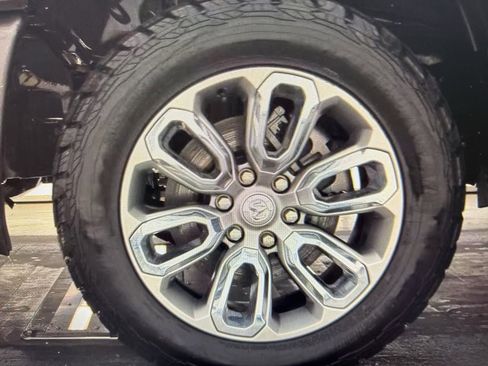 Used 2021 RAM 1500 Limited image 9