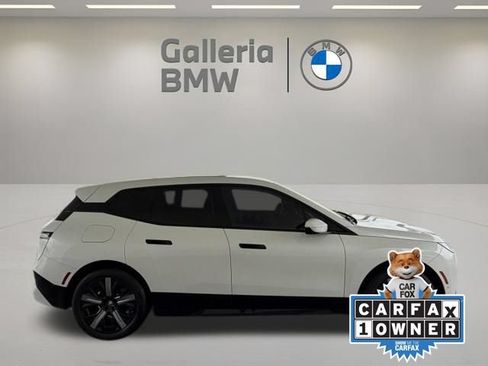 Used 2024 BMW iX xDrive50 w/ Premium Package AWD/4WD image 5