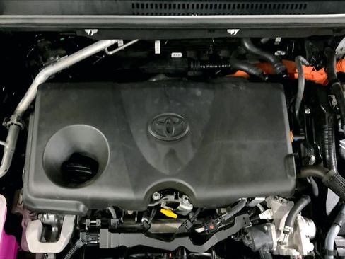 Certified 2025 Toyota RAV4 LE AWD/4WD image 33