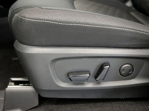 Used 2022 Nissan Pathfinder SV image 16