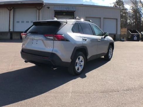 Used 2019 Toyota RAV4 XLE w/ All Weather Liner Package AWD/4WD image 8