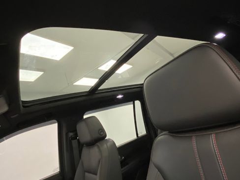 Used 2023 Chevrolet Suburban RST image 21