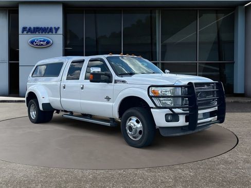 Used 2015 Ford F350 Platinum AWD/4WD image 3