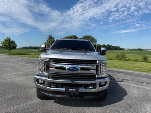 Used 2017 Ford F350 XLT w/ XLT Premium Package AWD/4WD image 3