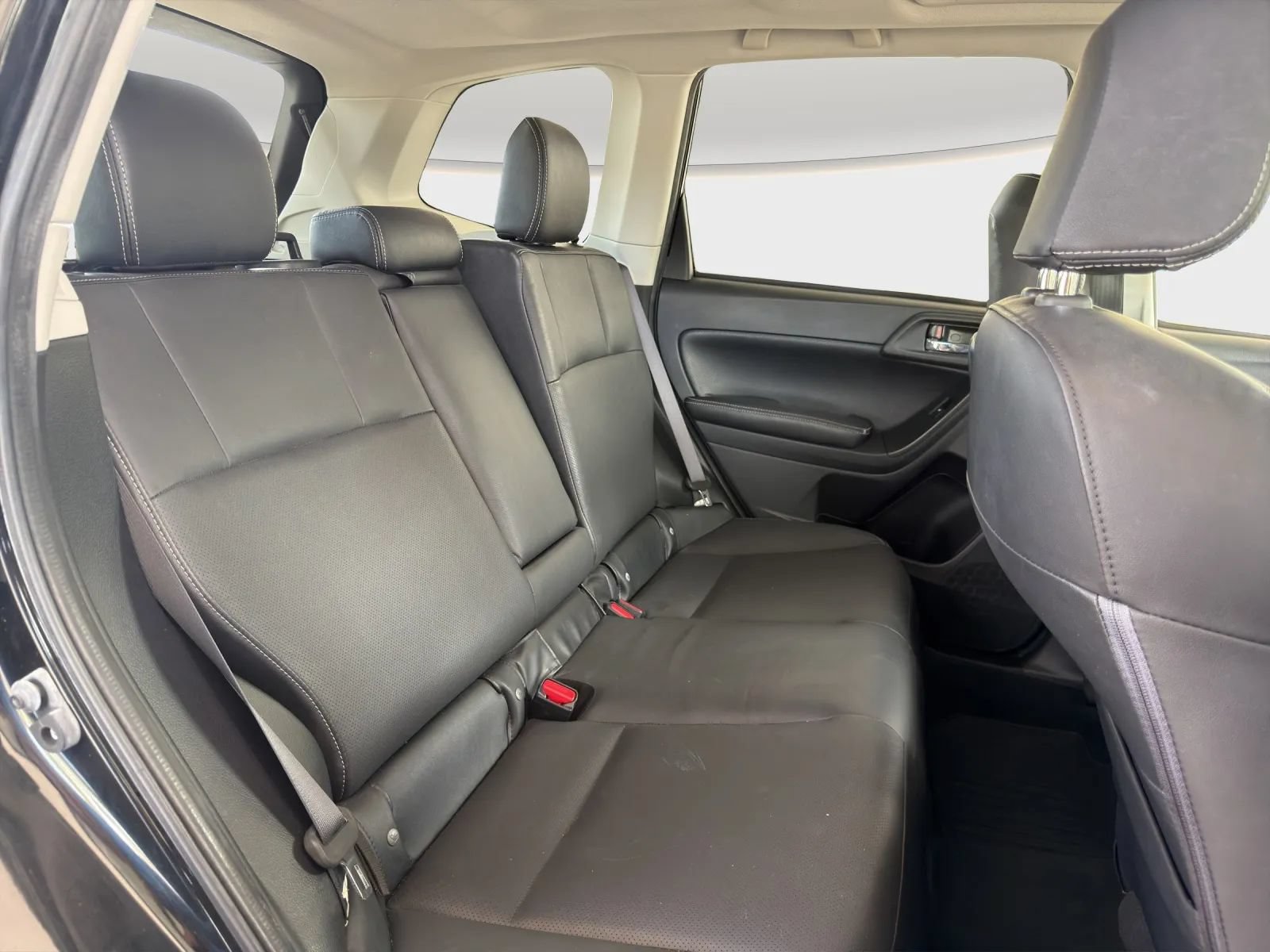 Used 2015 Subaru Forester 2.5i Limited w/ Popular Package #2 AWD/4WD image 19