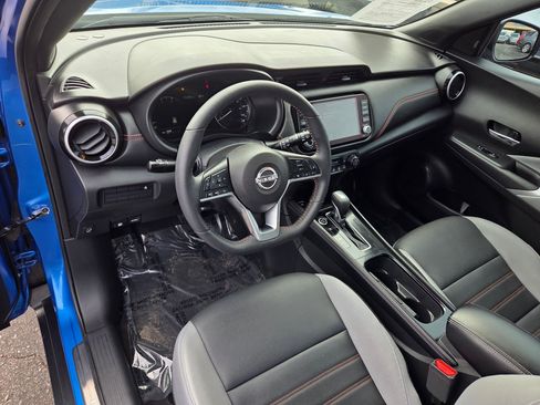 Used 2023 Nissan Kicks SR w/ SR Premium Package image 11