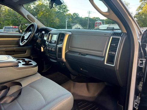 Used 2017 RAM 2500 SLT image 45