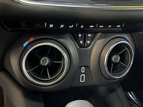 Used 2021 Chevrolet Blazer LT FWD image 20