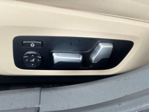 Used 2020 BMW 330i xDrive Sedan w/ Premium Package AWD/4WD image 22