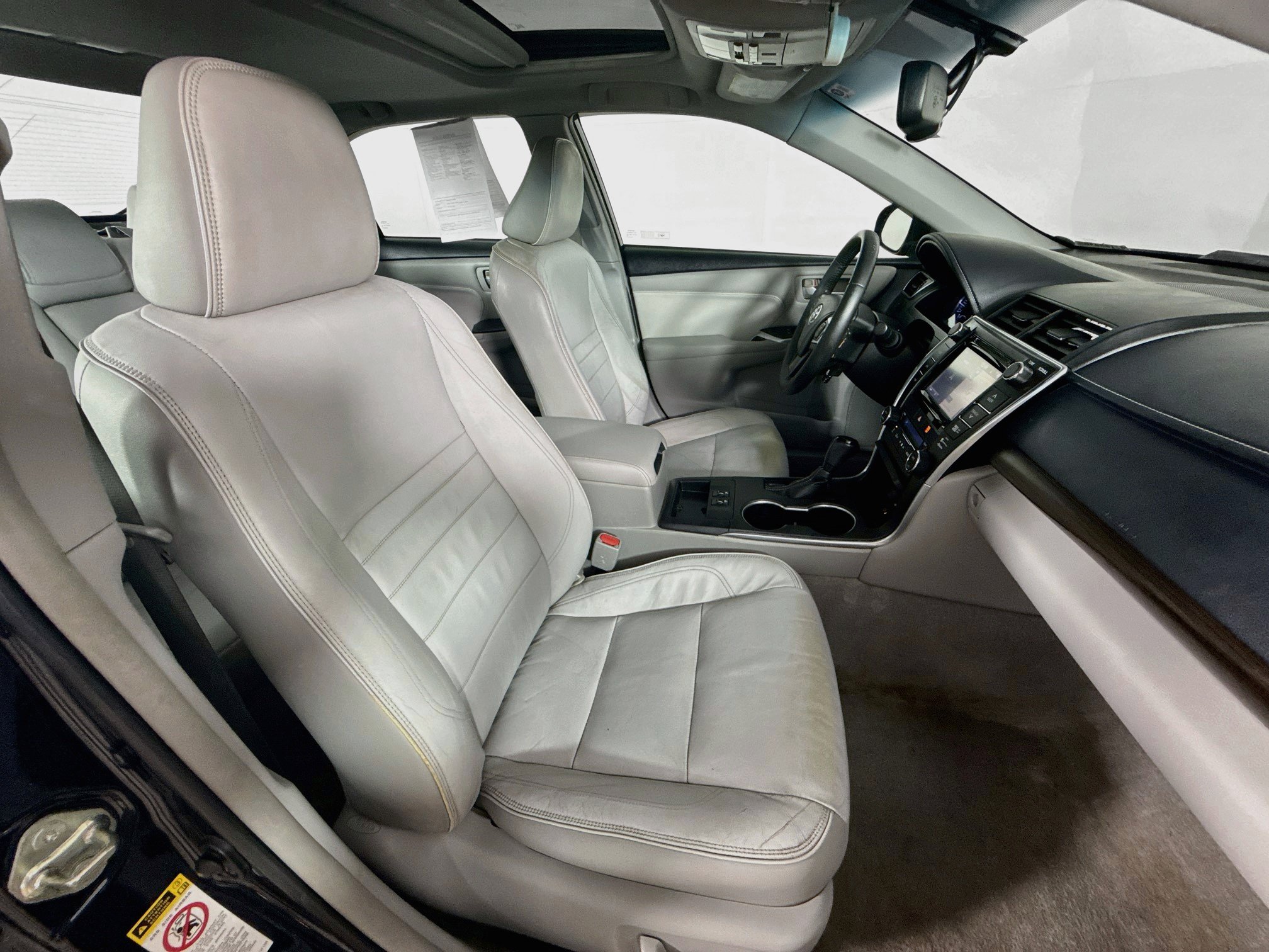 Used 2015 Toyota Camry XLE FWD image 36