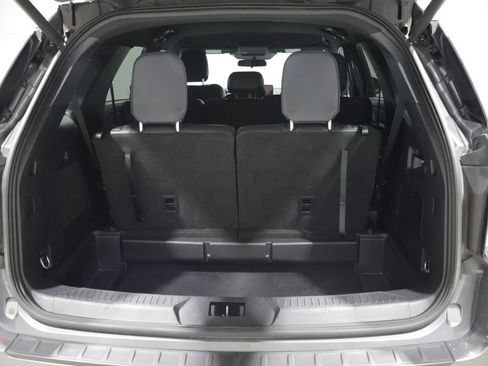 Used 2025 Ford Explorer ST-Line w/ ST-Line Street Pack AWD/4WD image 4