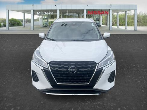 Certified 2024 Nissan Kicks SV image 8