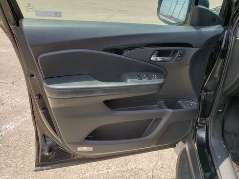 Used 2019 Honda Pilot Touring image 13