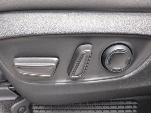 Used 2022 Toyota Sienna XLE FWD image 16