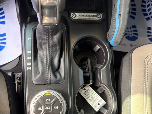 Used 2023 Ford Bronco Wildtrak image 23