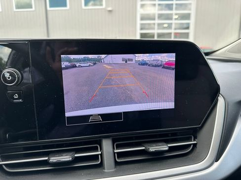 Used 2024 Chevrolet Trax LS FWD image 4