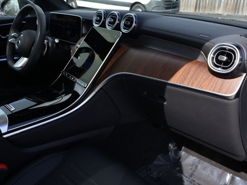 Certified 2025 Mercedes-Benz GLC 300 4MATIC image 28