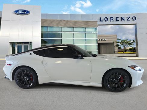 Used 2024 Nissan Z Performance w/ Floor Mat Package RWD image 4