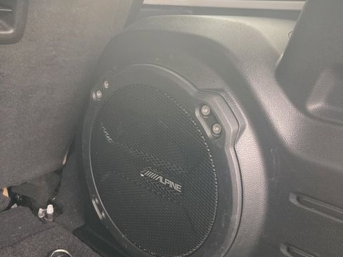 Used 2018 Jeep Wrangler Unlimited Sahara image 15