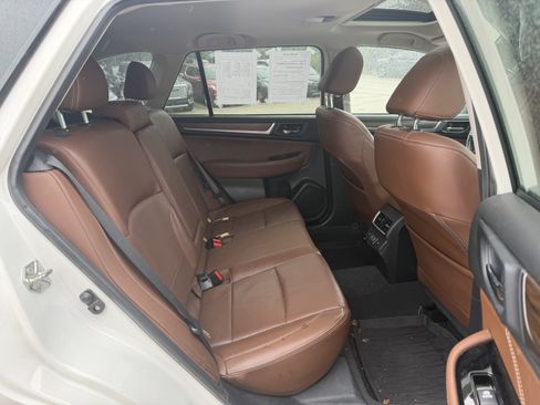 Used 2019 Subaru Outback 2.5i Touring w/ Popular Package #3A AWD/4WD image 10