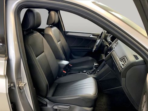 Used 2024 Volkswagen Tiguan SE R-Line AWD/4WD image 8