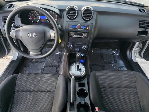 Used 2008 Hyundai Tiburon GS image 3