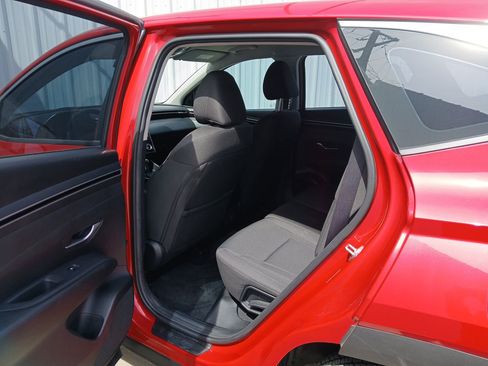 Used 2023 Hyundai Tucson SE w/ Cargo Package image 12