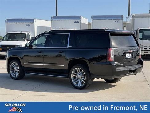 Used 2018 GMC Yukon XL SLT w/ Premium Edition AWD/4WD image 8