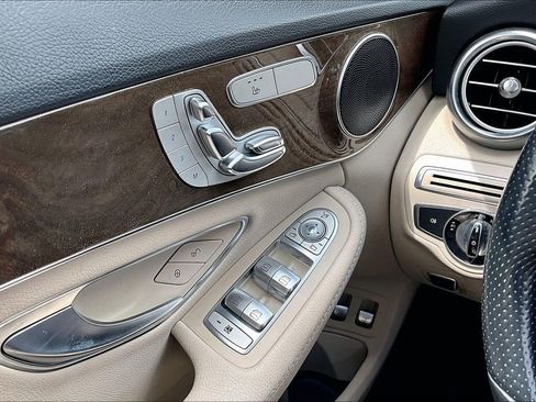 Used 2016 Mercedes-Benz C 350e Sedan image 12
