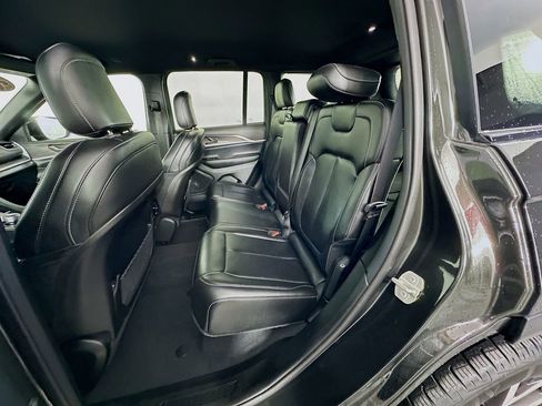 Certified 2024 Jeep Grand Cherokee Limited image 35