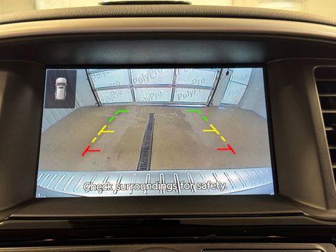 Used 2020 Nissan Pathfinder S image 38