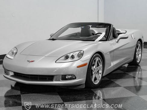 Used 2005 Chevrolet Corvette Convertible w/ Preferred Equipment Group image 18
