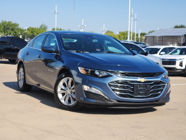 Used 2025 Chevrolet Malibu LT FWD image 2