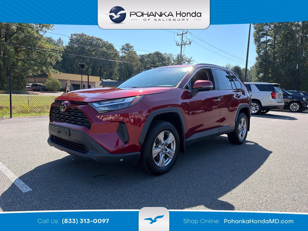 Used 2022 Toyota RAV4 XLE AWD/4WD image 1