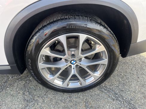 Used 2024 BMW X5 xDrive40i w/ Premium Package image 11