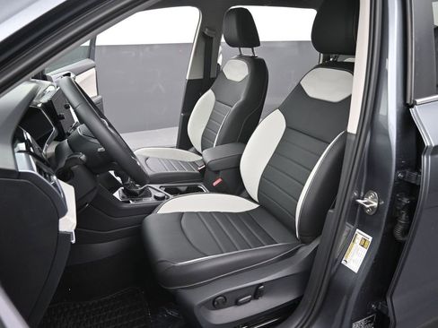 New 2025 Volkswagen Taos SEL image 39