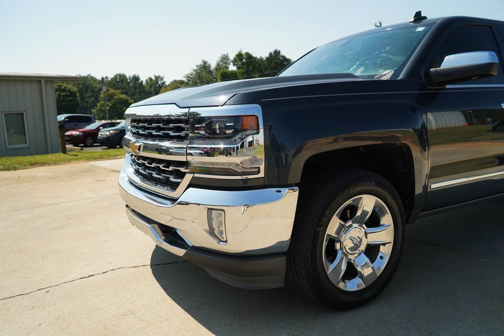 Used 2017 Chevrolet Silverado 1500 LTZ w/ Sport Package AWD/4WD image 17