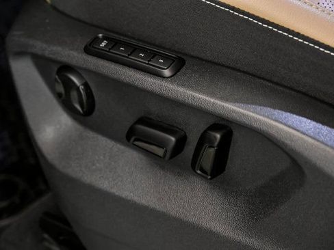 Certified 2025 Volkswagen Atlas Cross Sport SEL R-Line image 16