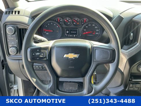 Used 2021 Chevrolet Silverado 2500 Custom w/ Custom Value Package image 18