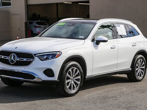 Used 2023 Mercedes-Benz GLC 300 image 3