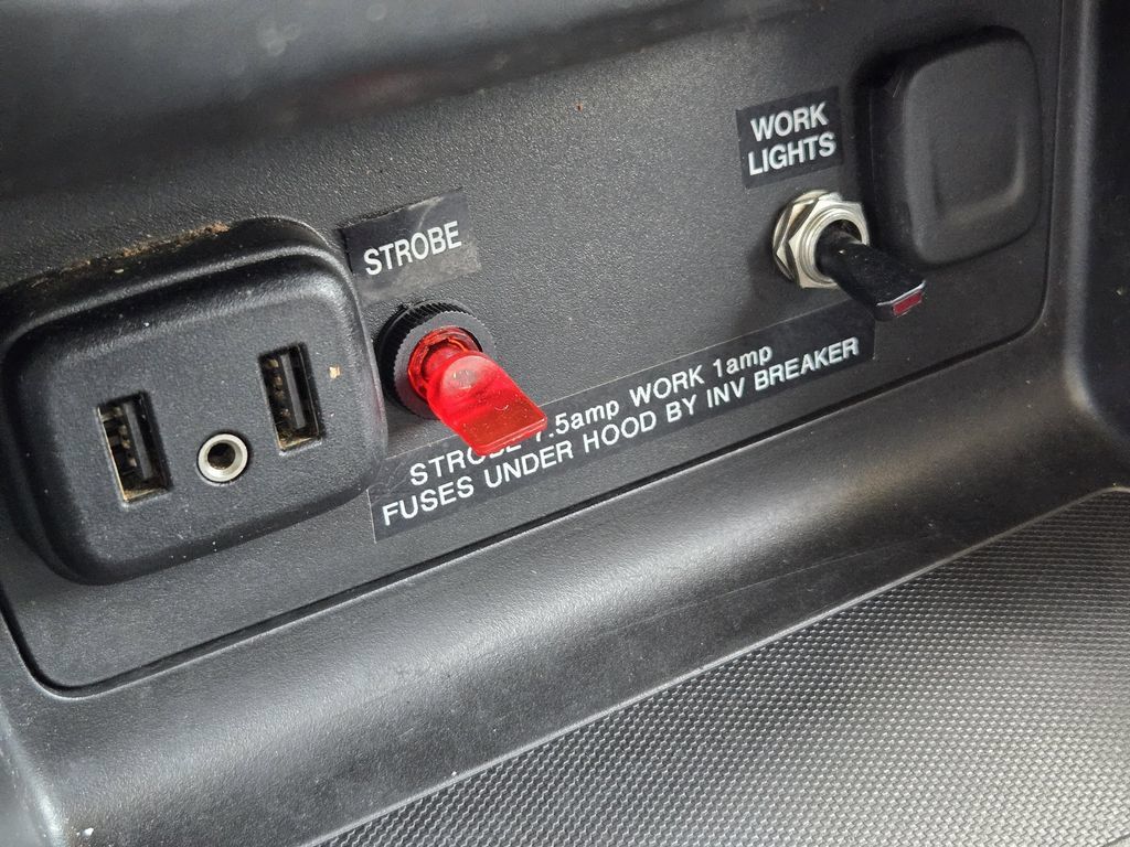 Used 2022 Chevrolet Colorado LT w/ Fleet Safety Package RWD image 21