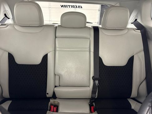 Used 2019 Jeep Compass Latitude FWD image 36