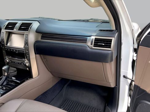 Used 2020 Lexus GX 460 Premium w/ Premium Package AWD/4WD image 34