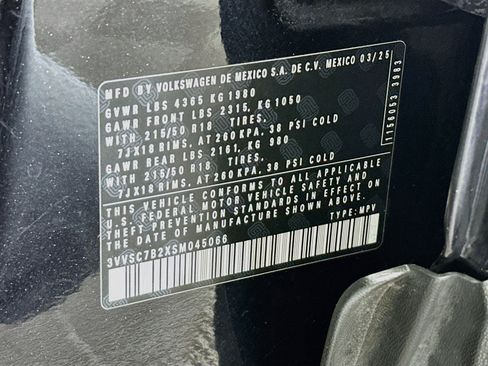 Used 2025 Volkswagen Taos SE FWD image 12
