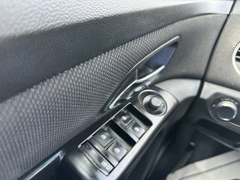 Used 2014 Chevrolet Cruze LT image 15