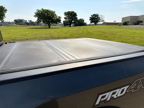 Used 2019 Nissan Titan PRO-4X w/ Pro-4x Convenience Package AWD/4WD image 11