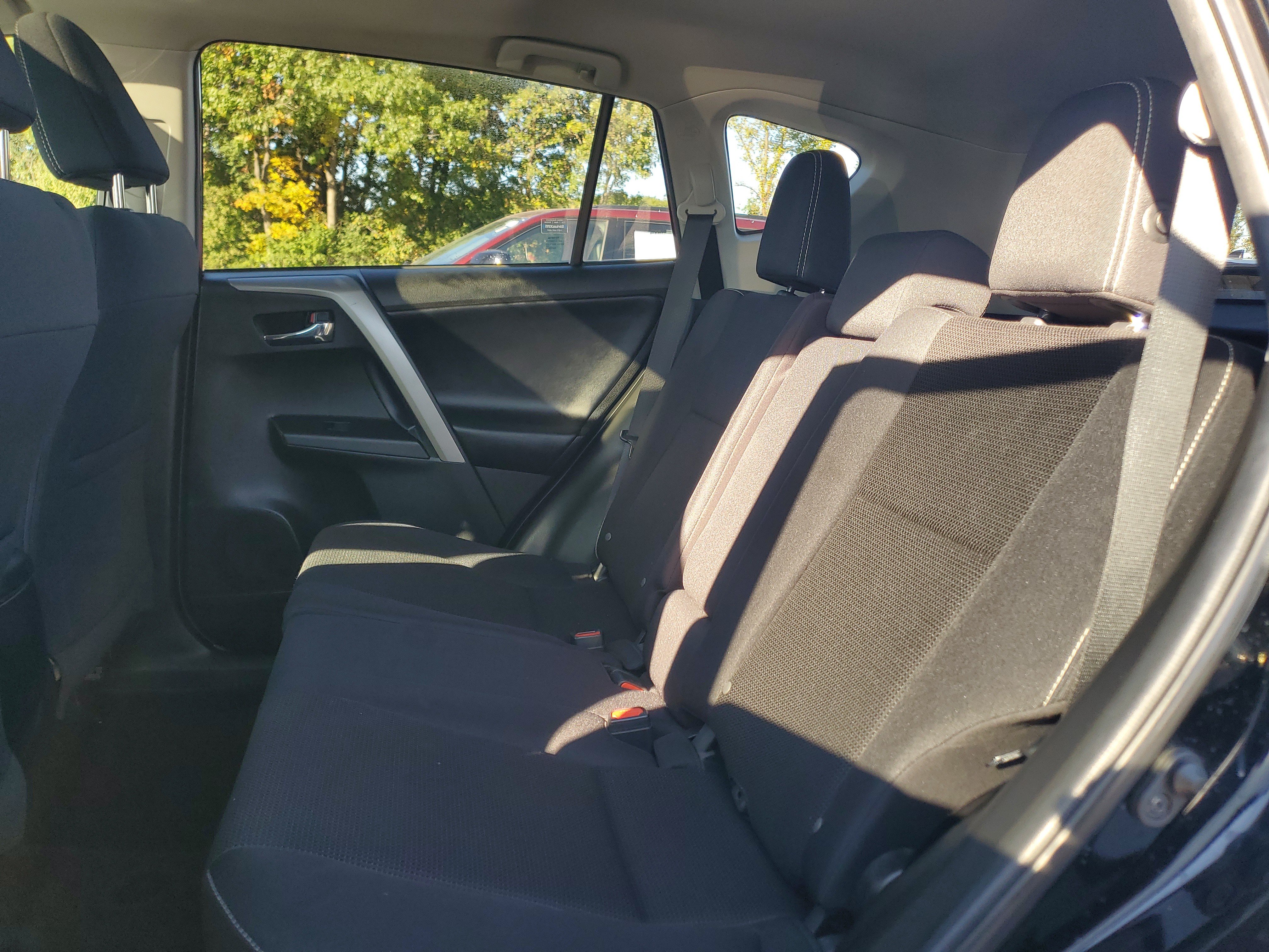 Certified 2018 Toyota RAV4 XLE w/ Plus Extra Value Package AWD/4WD image 9