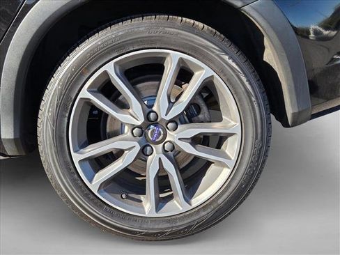 Used 2018 Volvo V60 T5 Cross Country Platinum image 24