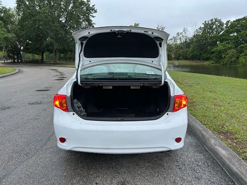 Used 2010 Toyota Corolla LE image 10